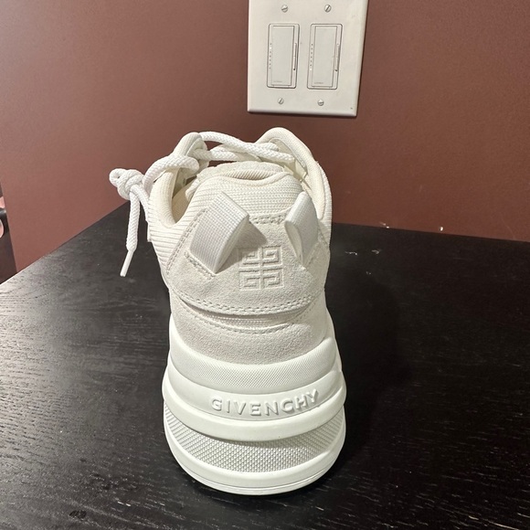 Givenchy Women’s Sneaker - Picture 2 of 3